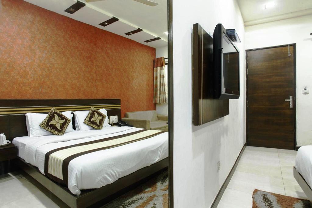 Hotel Milllennium 2000 Dx New Delhi Ngoại thất bức ảnh